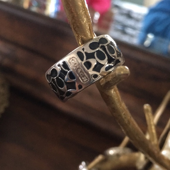 Coach ring - Picture 1 of 4